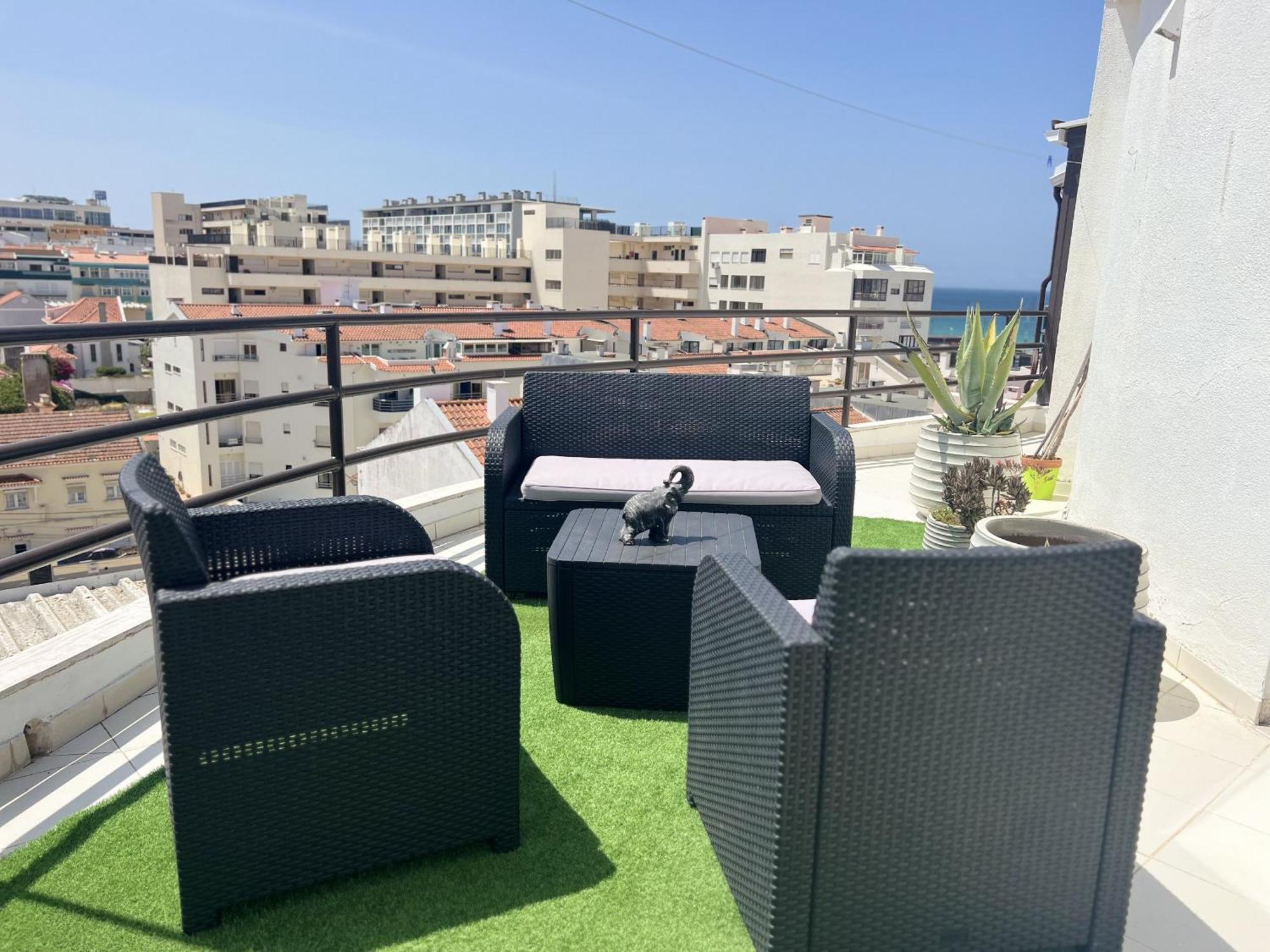 Mar A Vista Roof